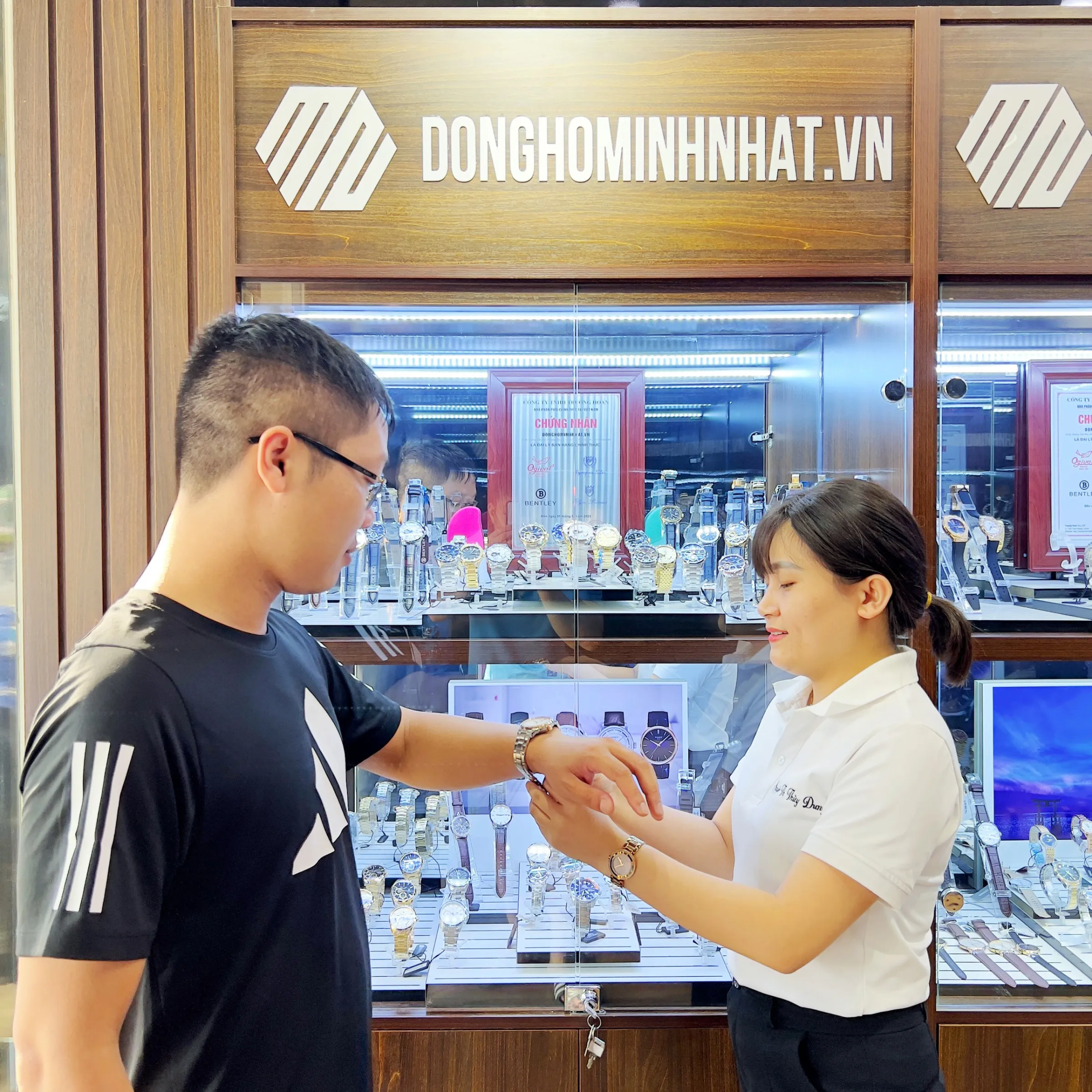 Văn Đức - Tập Đoàn VIETTEL